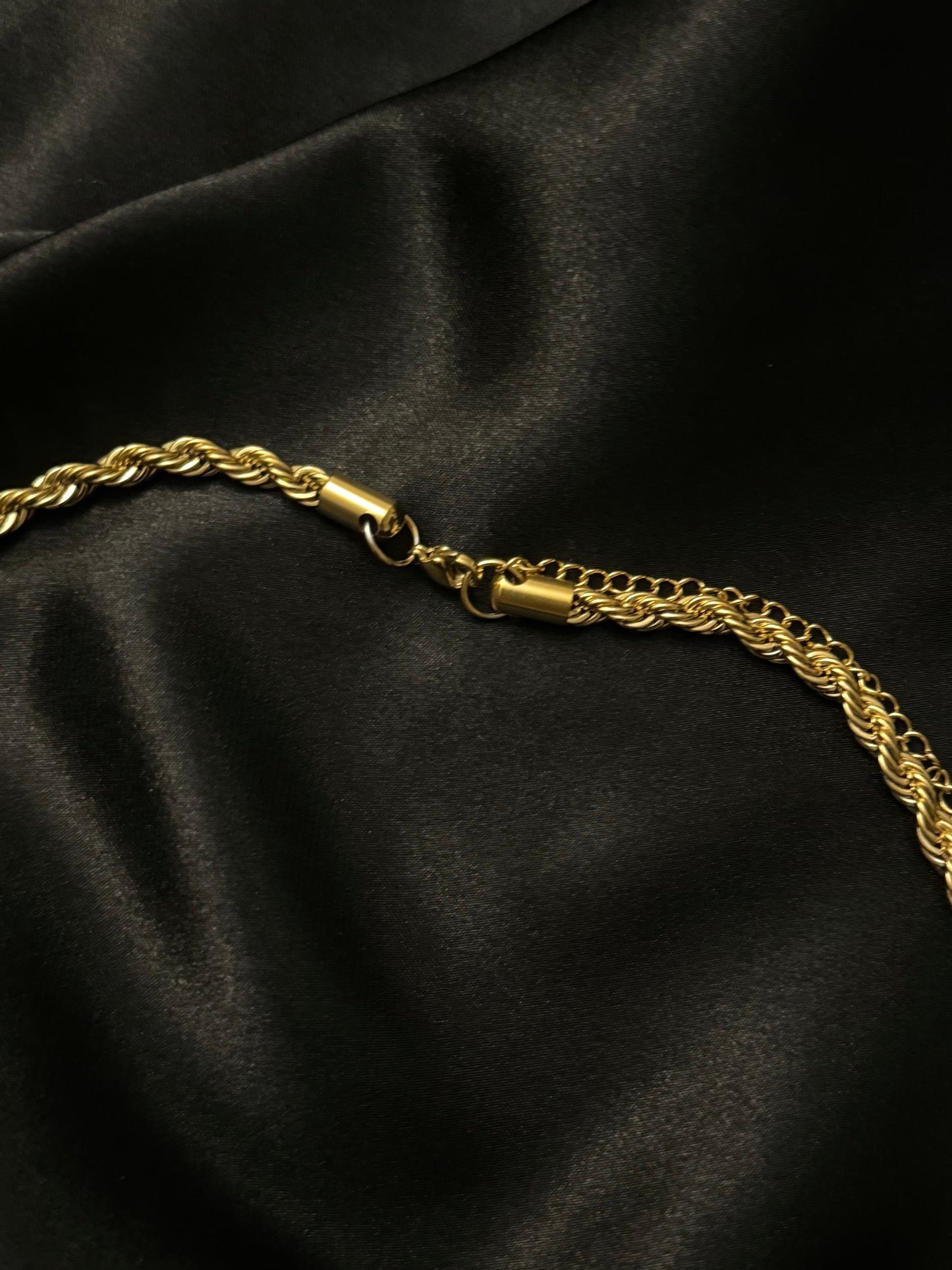 Twisted Chain